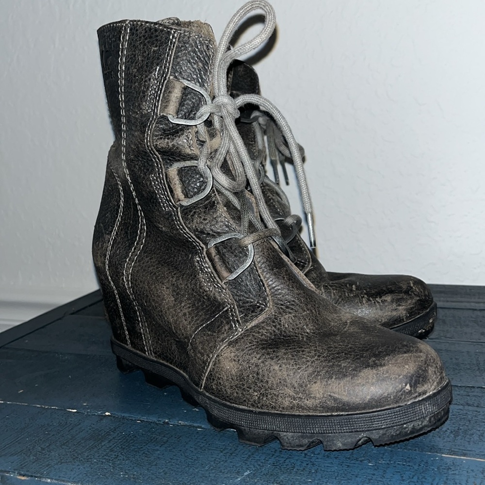 Sorel Joan of Arc Wedge II Boots Quarry Size 8.5